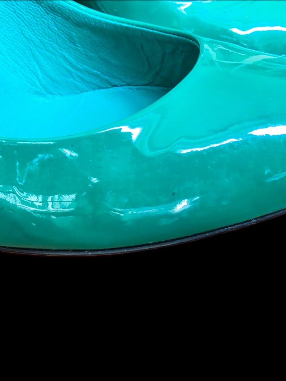 Gucci Patent Leather Pointed Toe Pumps in Emerald Green